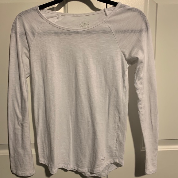 White scoop neck long sleeve - Picture 1 of 1
